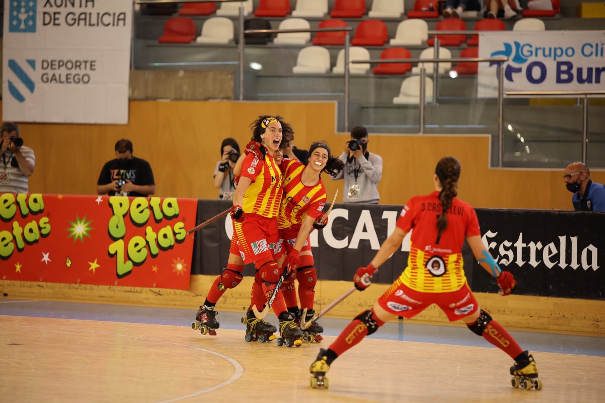 Les jugadores del CP Manlleu celebrant un gol a Riazor