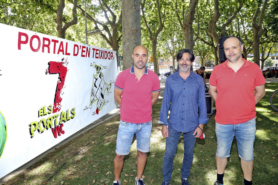 Titi Roca, Xavier Sagrera i Carles Buxadé, dimarts durant la presentació que es va fer davant el Portal d’en Teixidó