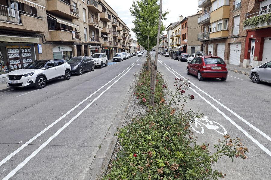 Per l’avinguda de Roma, en bici