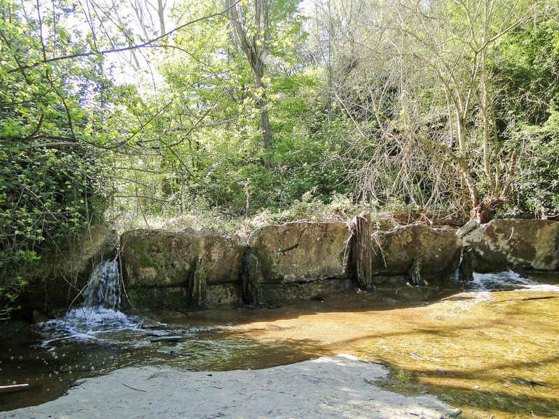 Les pedres sostretes, al riu Gurri