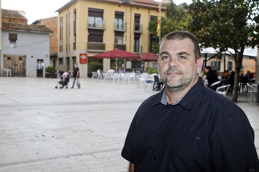 Josep Manel Garcia en una imatge captada a la plaça Major de Tona