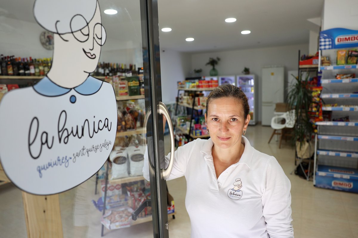 Bianca Ghiara ha obert una botiga de queviures i també ofereix servei de bugaderia i neteja a domicili