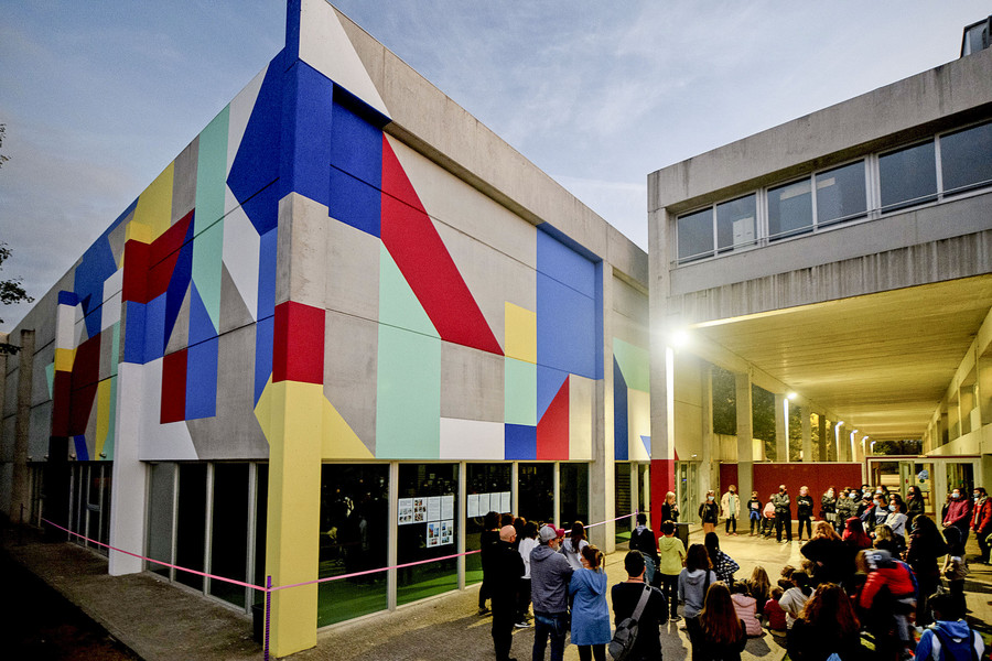 La inauguració del mural, divendres passat a l'institut La Plana