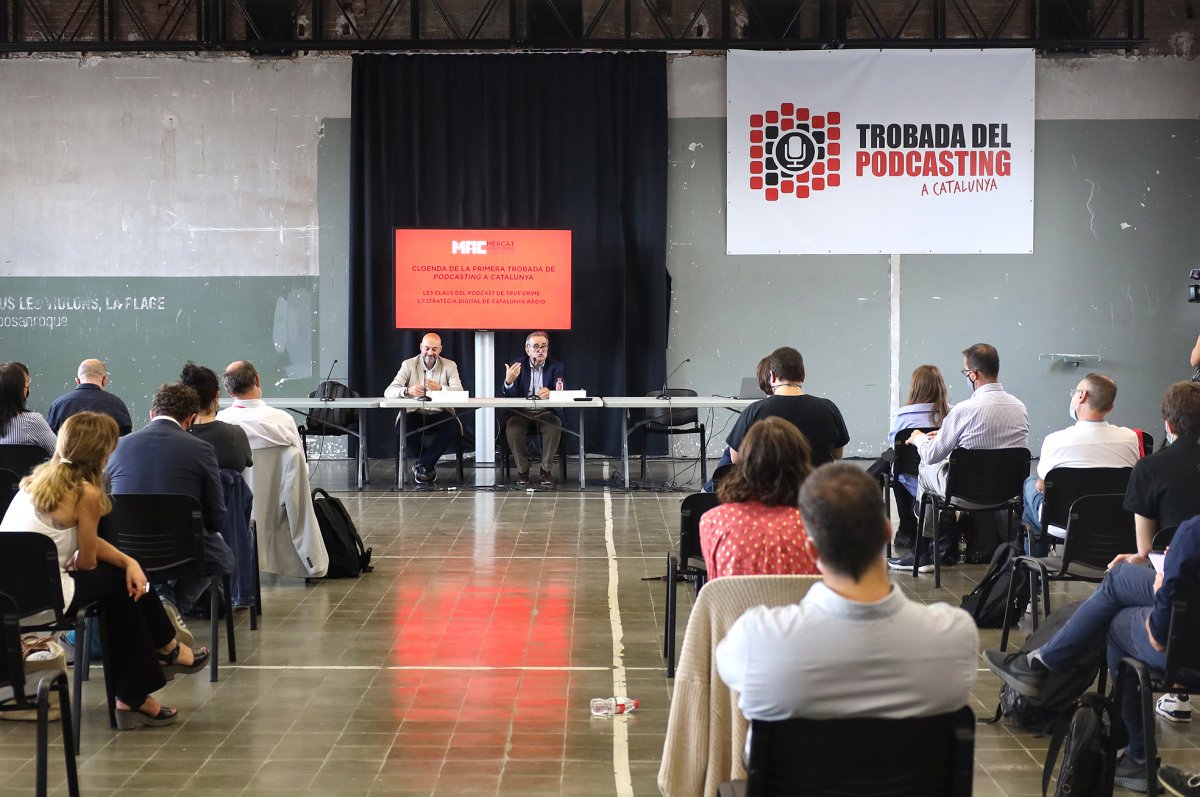 Una de les grans novetats del MAC 2021 va ser la Trobada del Podcasting a Catalunya, amb ponents com Saül Gordillo, a l’esquerra