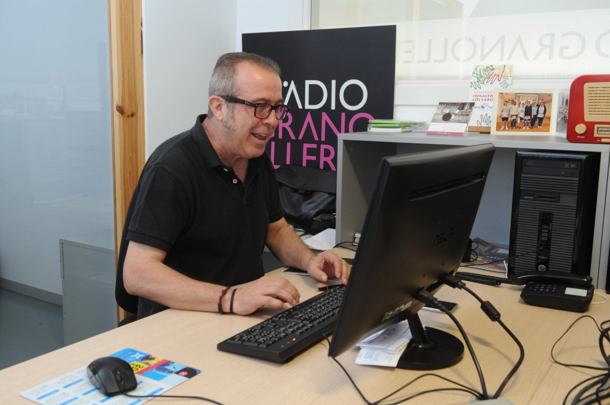 Paco Agudo a la nova redacció de Ràdio Granollers a Roca Umbert l'any 2017