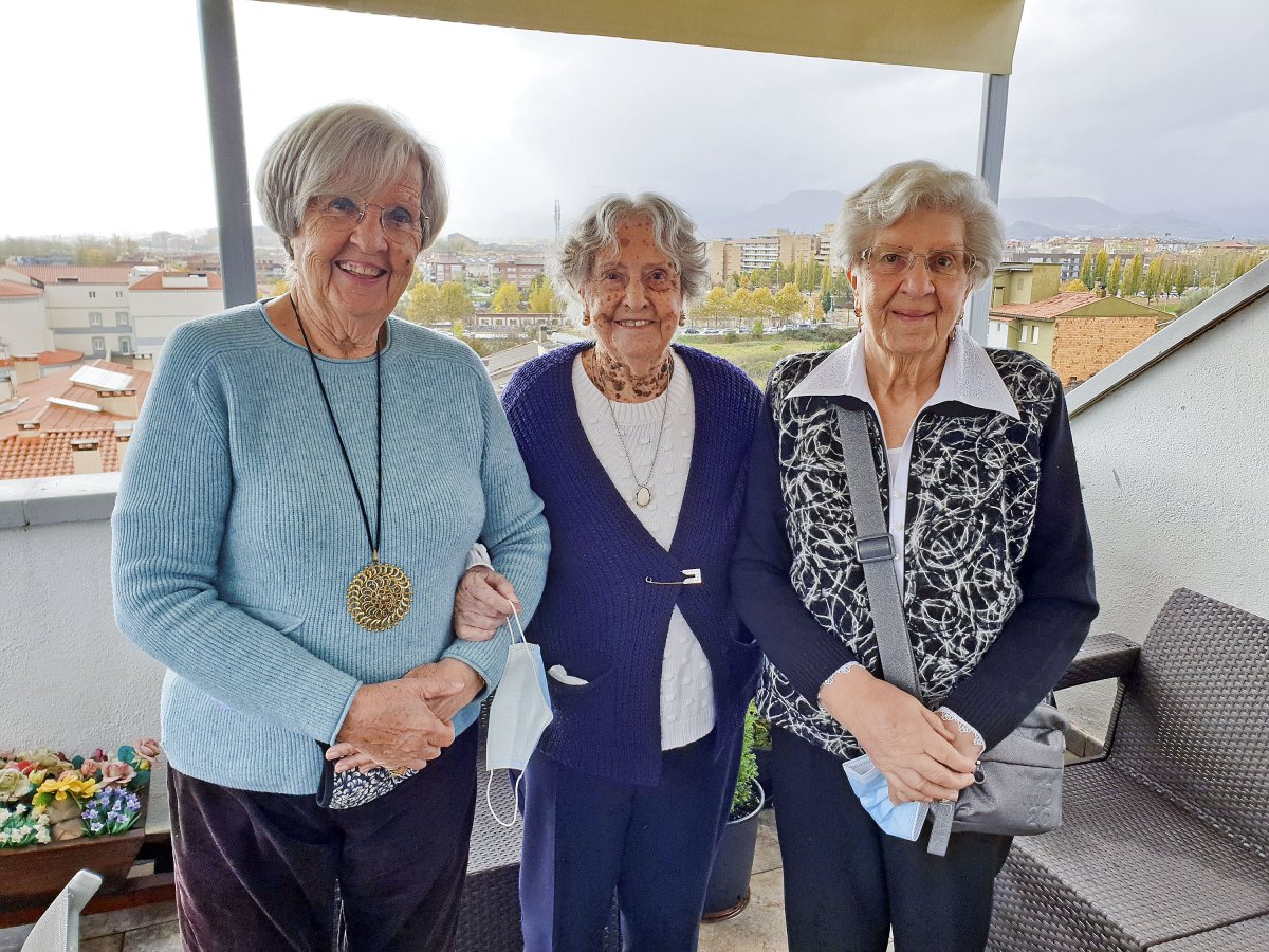 Montserrat (91), Concepció (100) i Roser (95), dijous passat juntes de nou a Vic