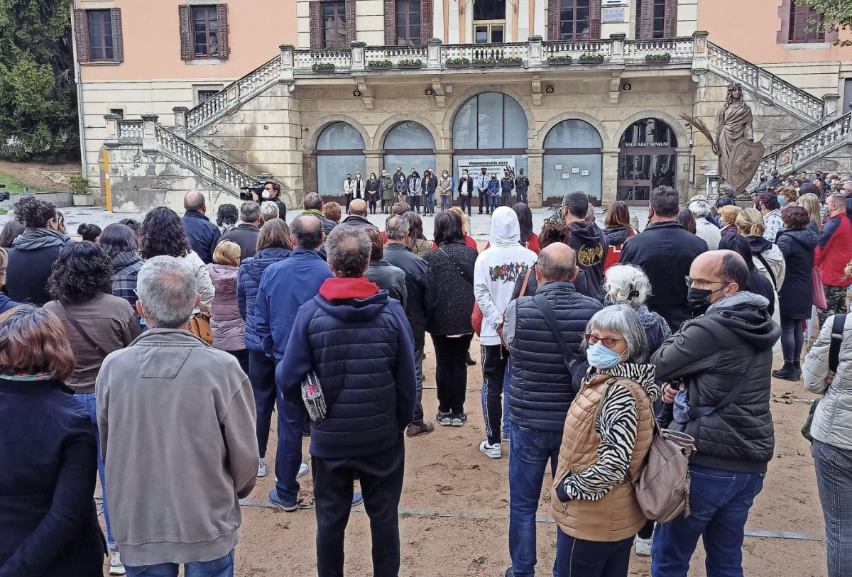 Concentració davant l'Ajuntament de Ripoll