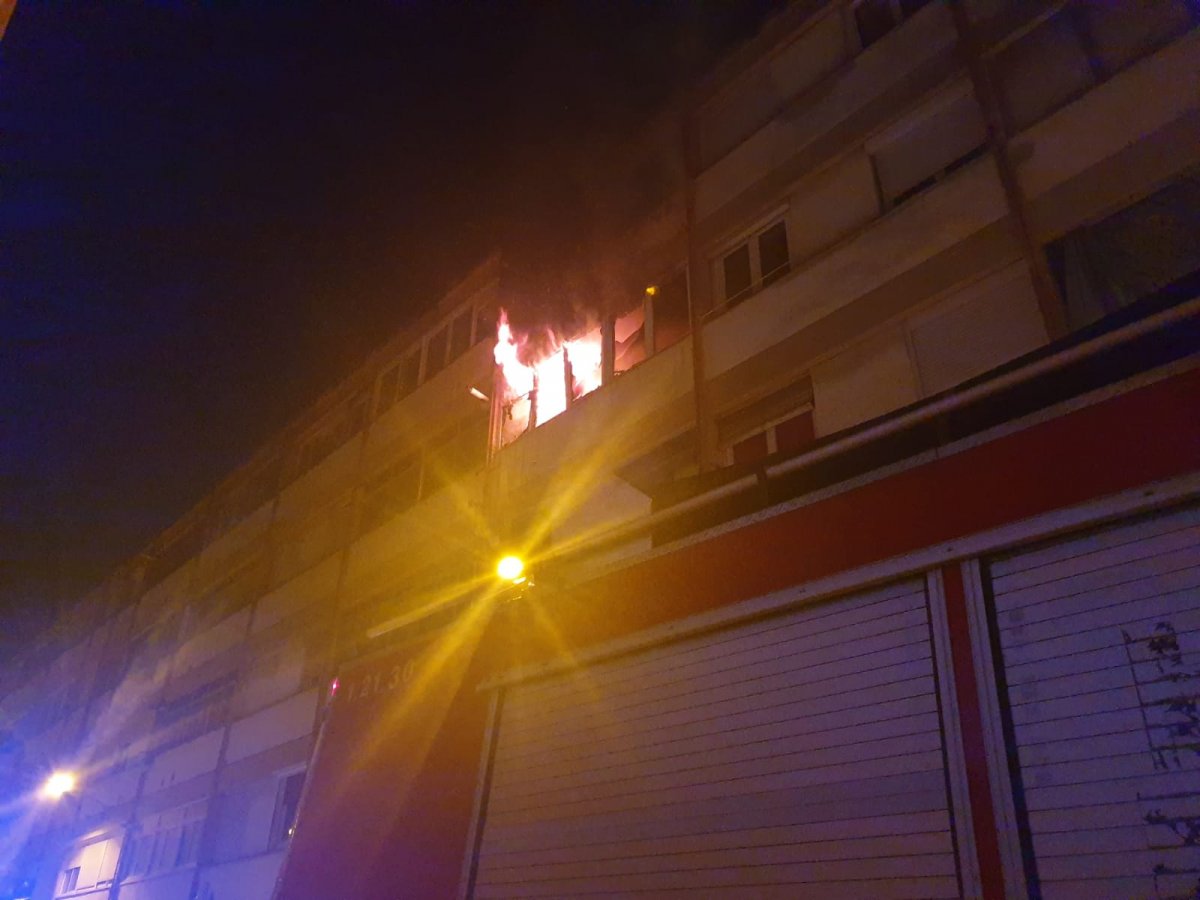 El foc era ben visible des del carrer