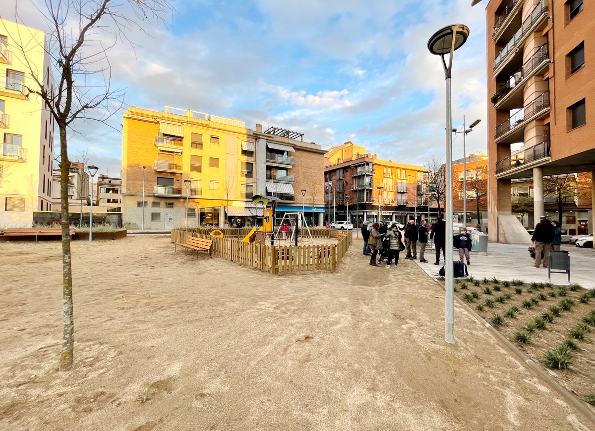El nou espai urbà vist des de la banda del carrer Roger de Flor