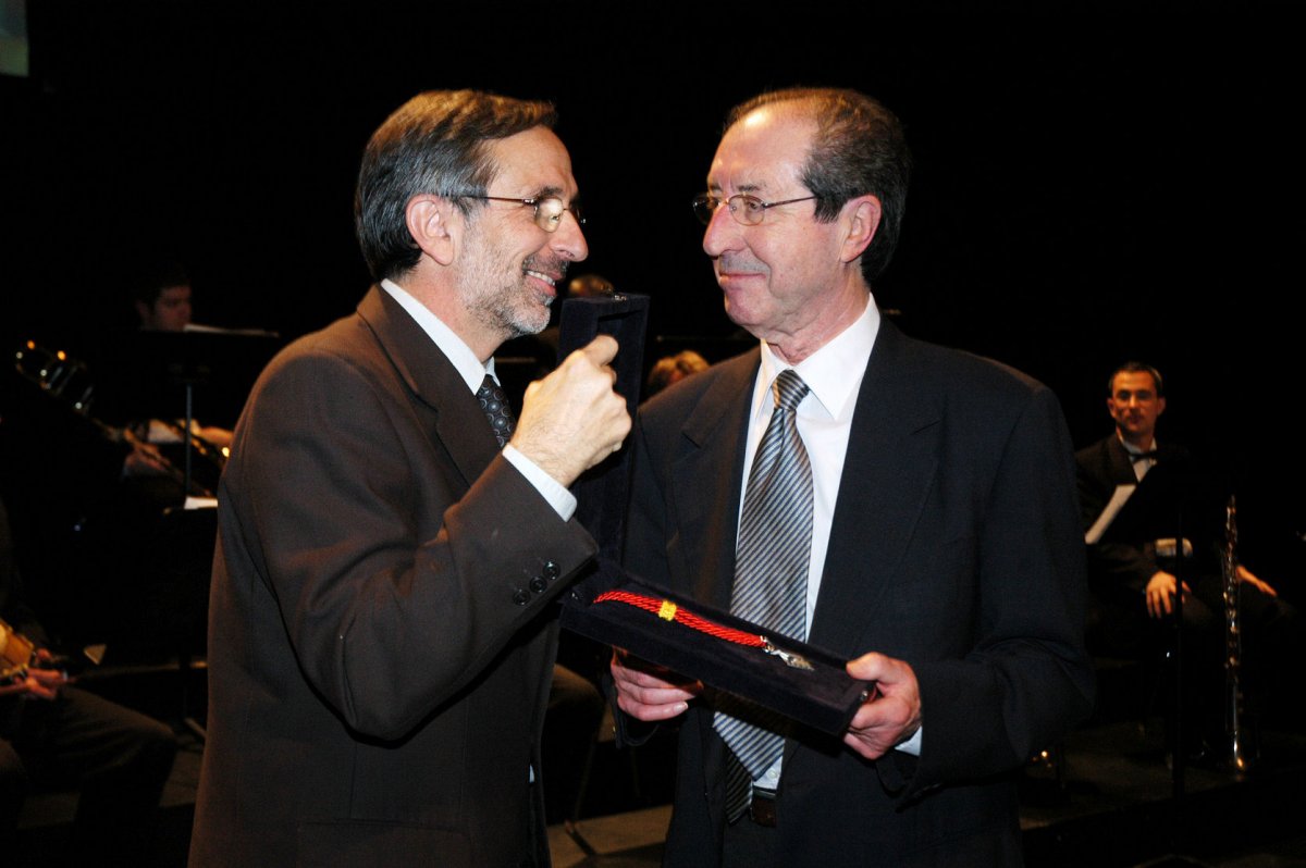 Verde Aldea l'any 2005 amb Mayoral quan va rebre la Medalla de la ciutat