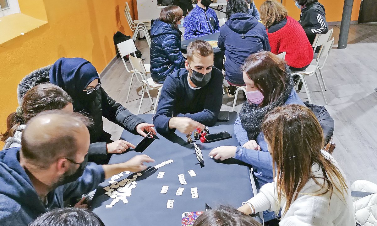 Famílies de l'escola Rocaprevera, en la primera sessió de 