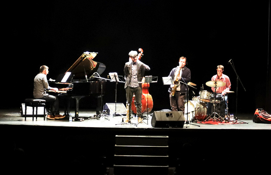 David Viñolas, a la bateria, liderant el quintet de jazz en el concert de divendres a Centelles