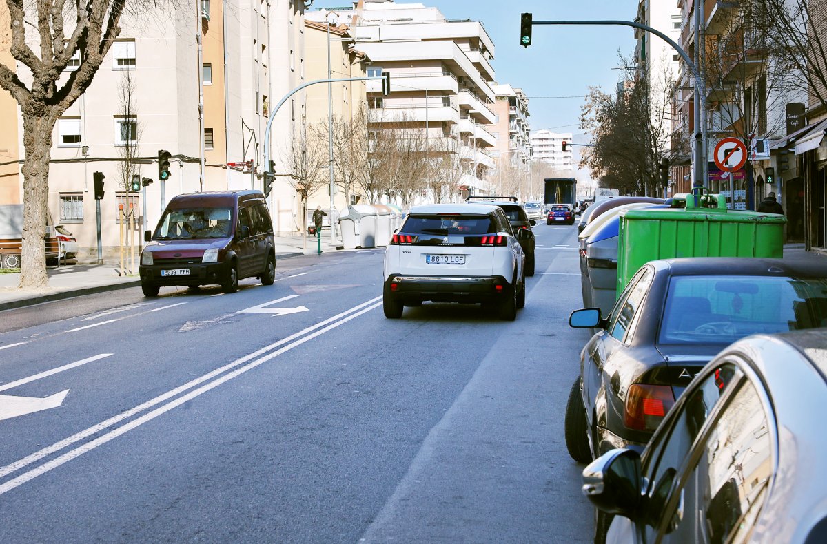 Al carrer Roger de Flor es crearan una vintena de places de zona blava