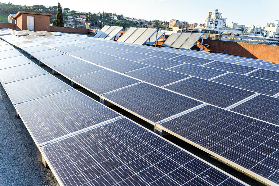 Plaques solars fotovoltaiques a l'Institut Escola Municipal del Treball