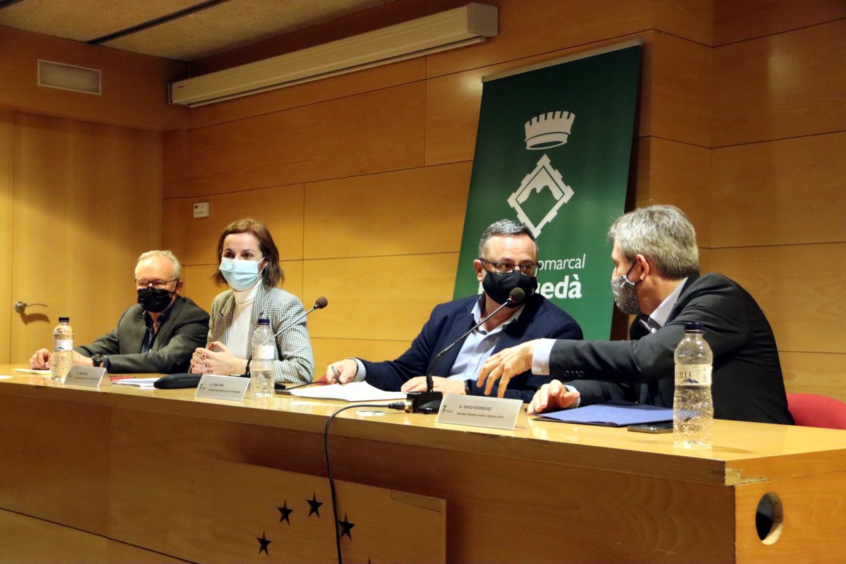 Imatge de la reunió del govern amb representant polítics del Berguedà