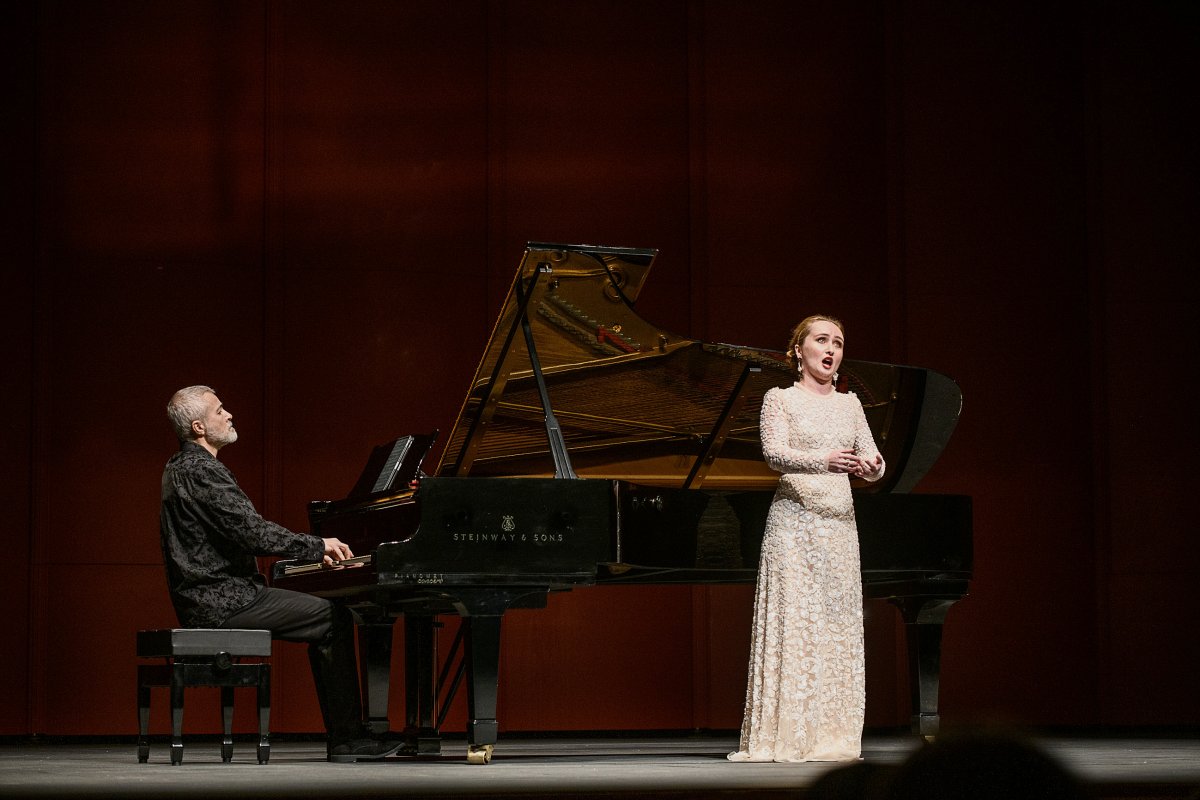 Julia Lezhneva, amb Paver Nersessian al piano, en el concert de dissabte a L'Atlàntida