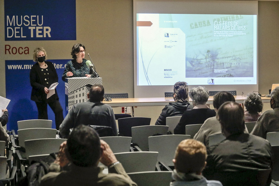 Núria Sadurní i Irene Llop, presentant el llibre al Museu del Ter