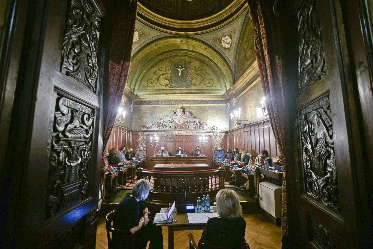 Vista panoràmica de la sala de plens durant una sessió
