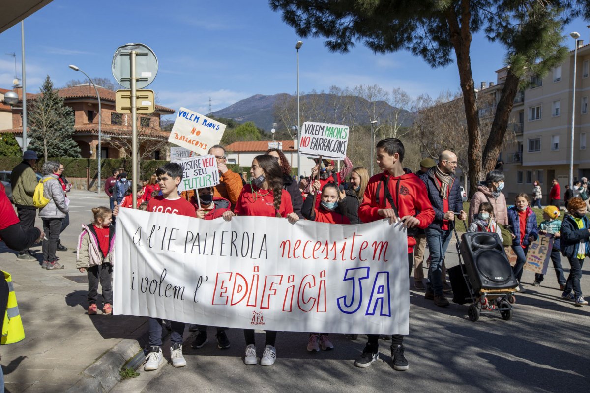 Una mobilització del dia 2 d'abril de 2022 per demanar l'ampliació de l'edifici de l'escola Pallerola