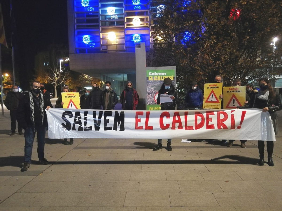 Una concentració de Salvem el Calderí al desembre de l'any 2020