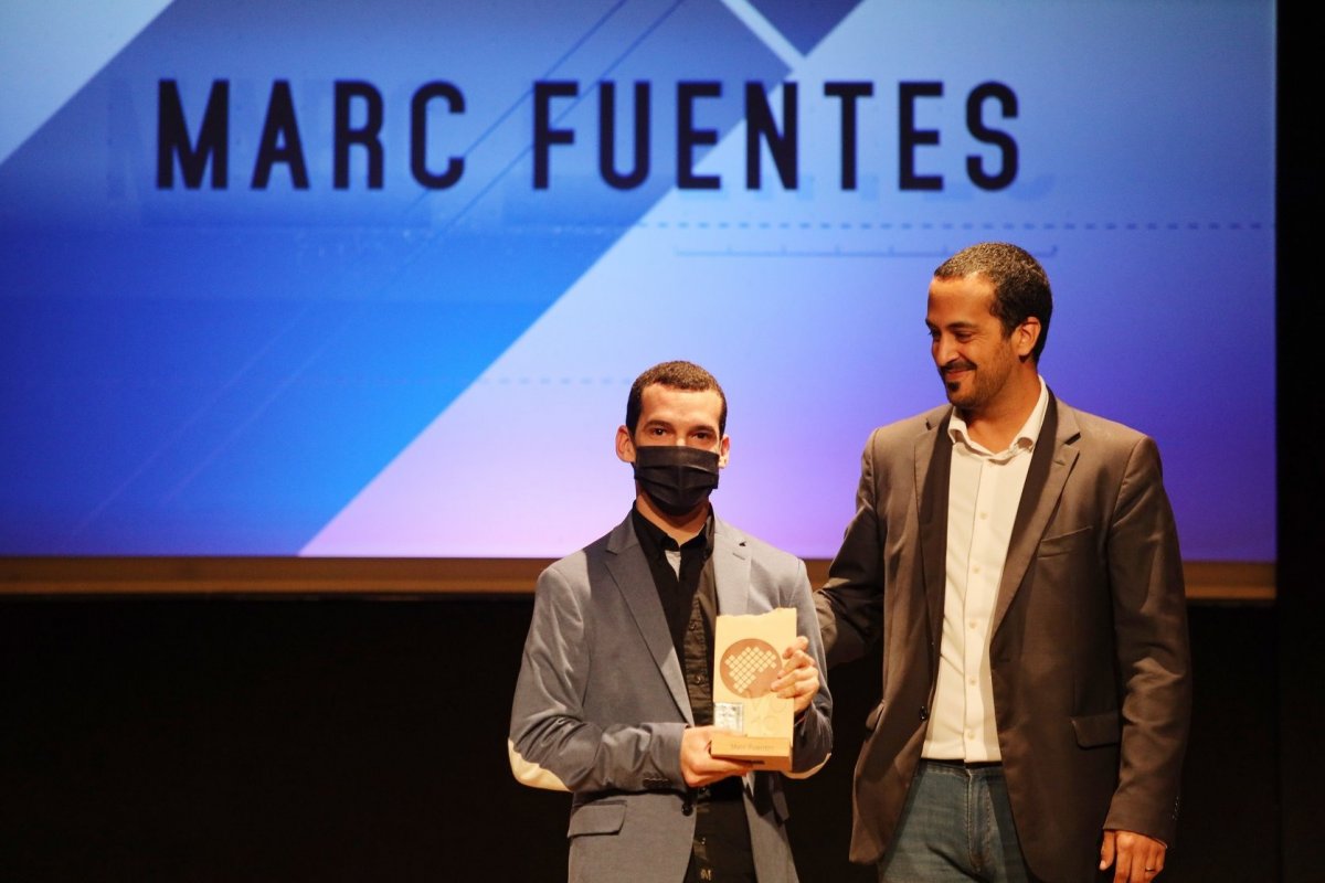 Marc Fuentes, guanyador de l'any passat amb el conseller comarcal Jordi Manils