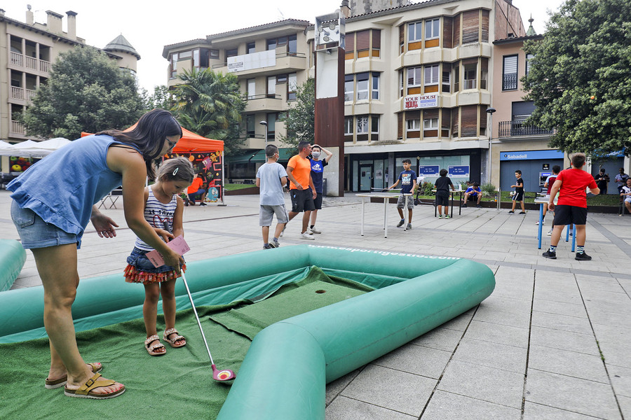 Aquest dimarts es van fer activitats esportives al mig de la plaça Nova de Torelló