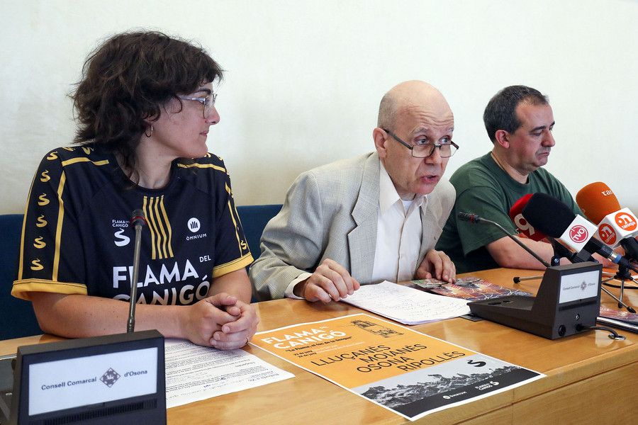 Núria Vila, Luís Soler i Jordi Vilarrodà, divendres a la sala de plens del consell Comarcal, presentant la festa