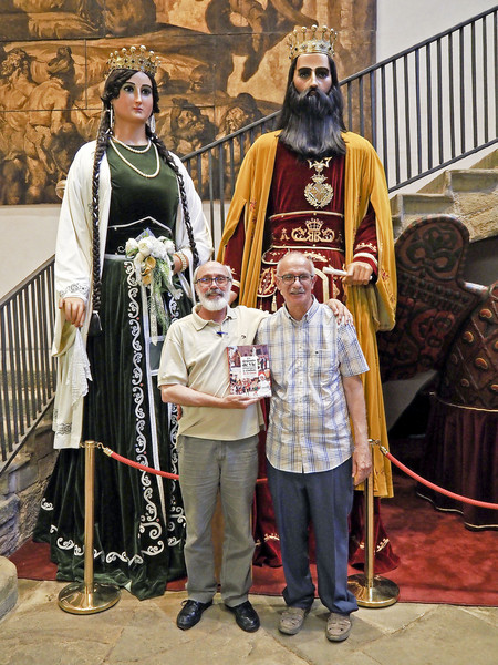 Joan-Miquel Merino i Francesc de Rocafiguera, davant dels gegants de Vic
