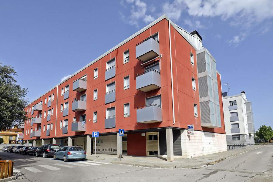 Vista exterior dels pisos, que van costar gairebé 5 milions d'euros i consten de 56 habitatges