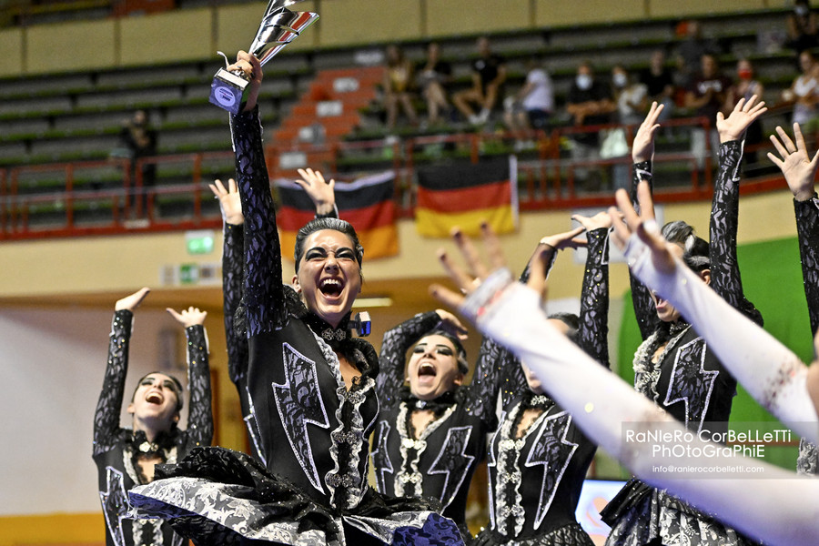 Les patinadores del CPA Tona celebren el podi aconseguit al Campionat d'Europa