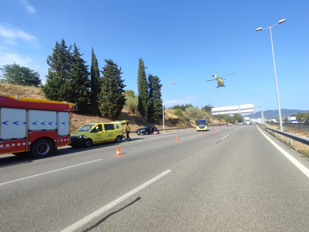 Un helicòpter del SEM s’ha desplaçat al lloc de l’accident