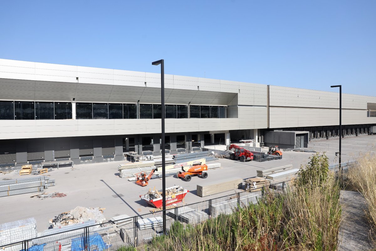 L'ampliació del centre logístic de Can Montcau ja acabada