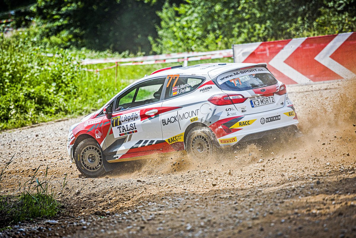 El Ford Fiesta Rally4 que condueix Membrado, en plena acció a Letònia