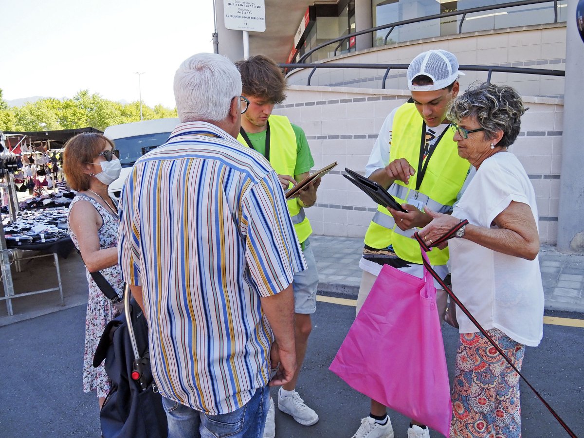 Punt de votació itinerant al mercat dels dimecres, el passat 29 de juny