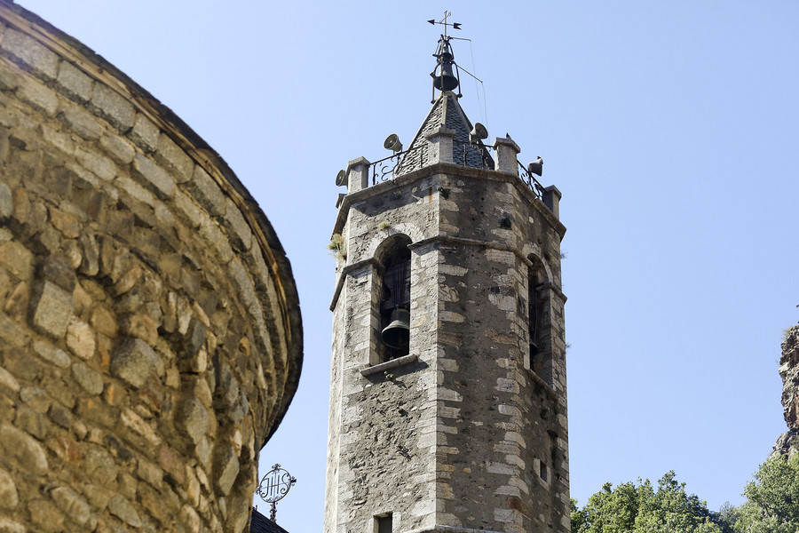El campanar de l'església de Santa Maria de Ribes