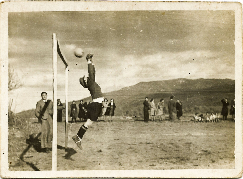Imatge històrica d'un partit a Seva a la dècada dels 50