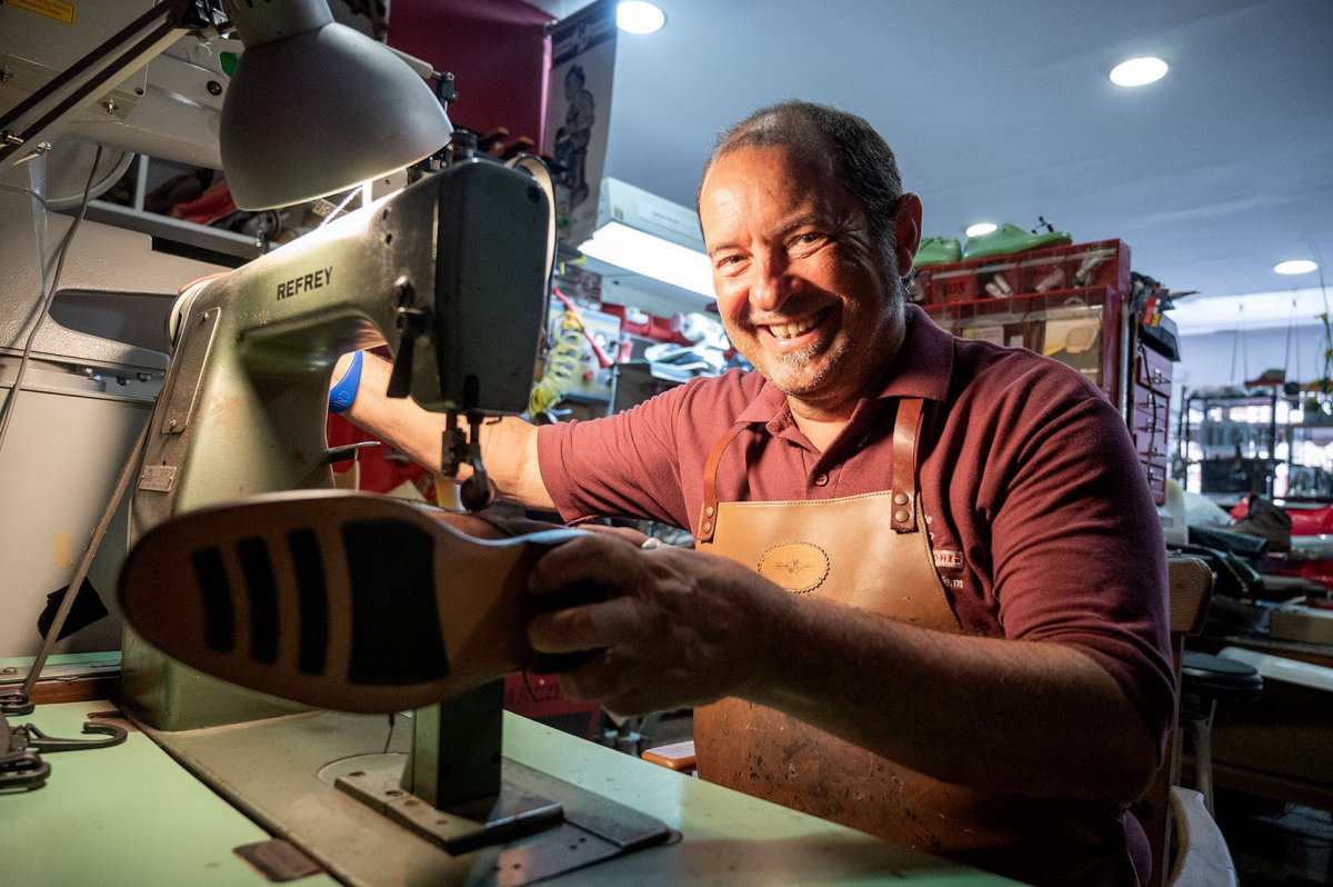 Francesc Coher, al seu taller del carrer Navarra de Granollers