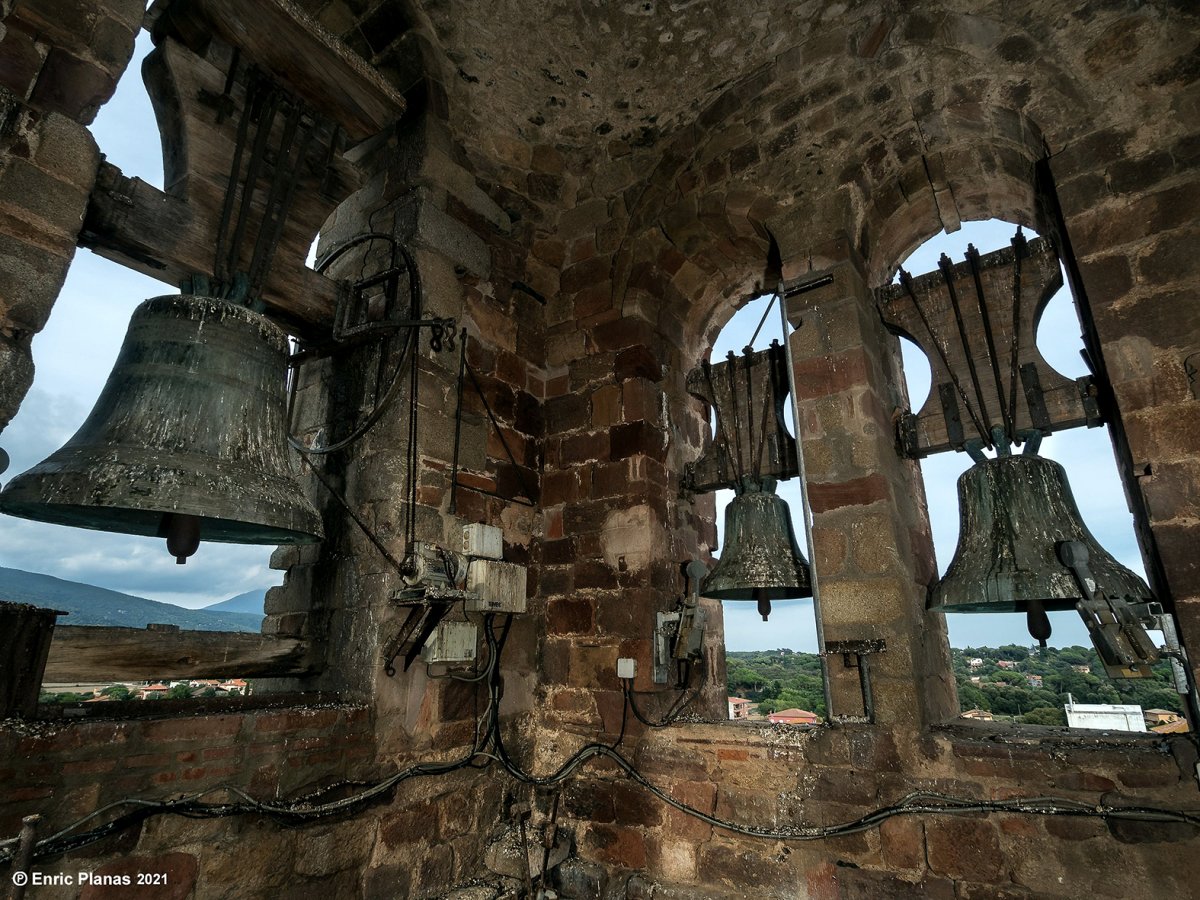 Interior del campanar de la Torre Roja, de Sant Pere