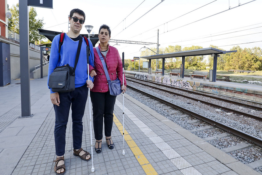 Viñolas i Urán a l'estació de Centelles, la del seu poble