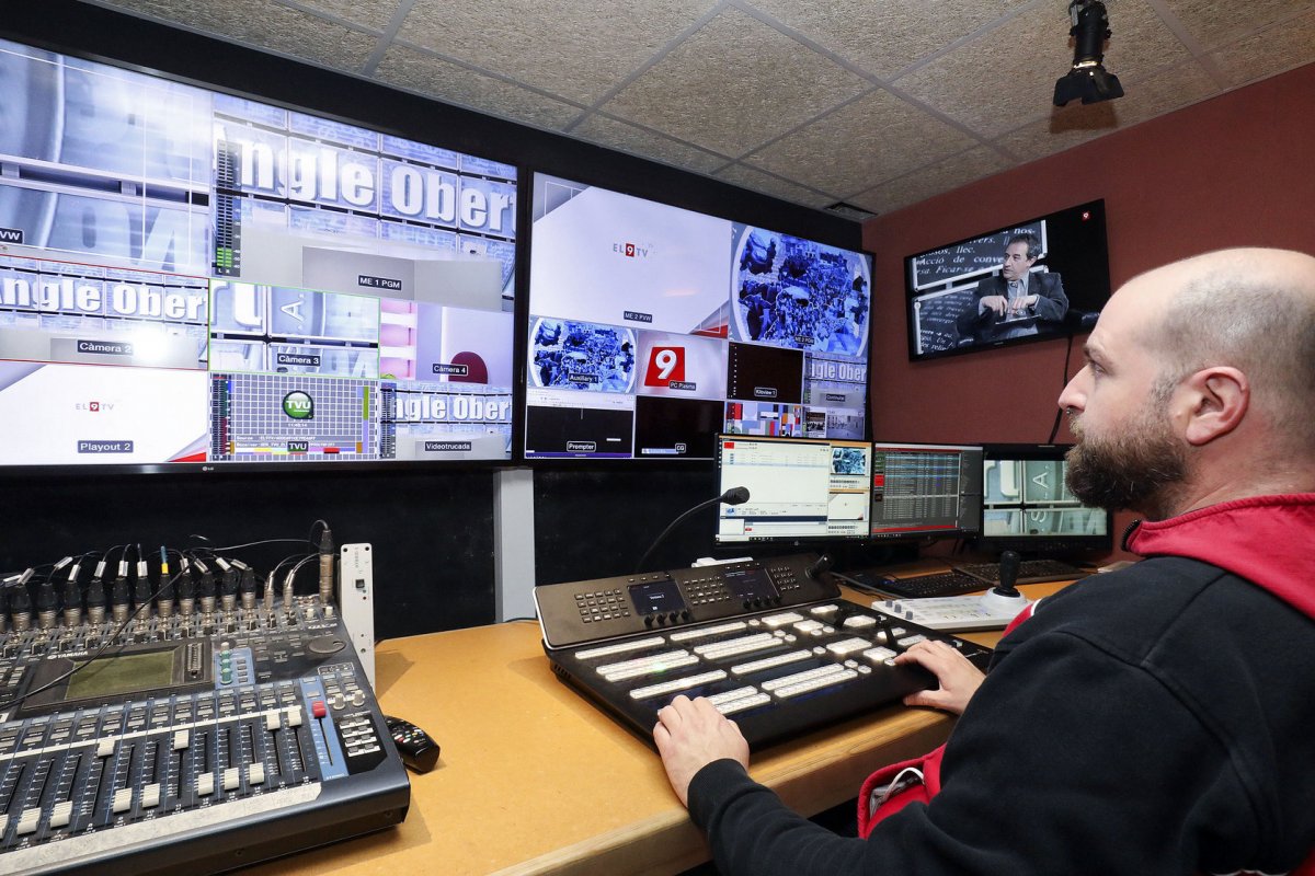 Sala de control de realització d'EL 9 TV