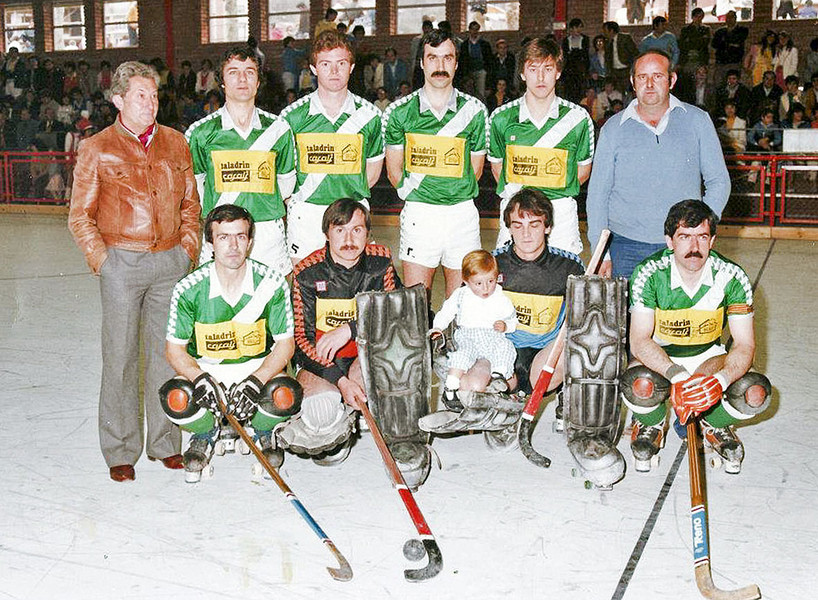 El pavelló de Ripoll és el quart que es va construir a la comarca, el 1982, arran de l'ascens de l'equip d'hoquei patins AD Ripoll a la Divisió d'Honor (a la foto, el dia de la inauguració de l'equipament, el 17 d'abril de 1983)