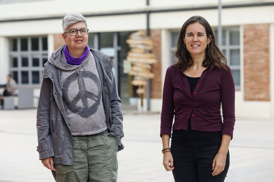 Ester Barnils i Laura Coll-Planas, dilluns al campus Miramarges de la UVic, on va compartir conversa amb EL 9 NOU