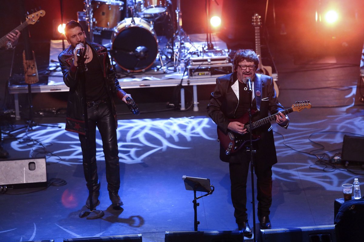 Pep Sala i Jonathan Argüelles, en el concert d'inici de gira de Sau30 a L'Atlàntida, l'octubre de 2018