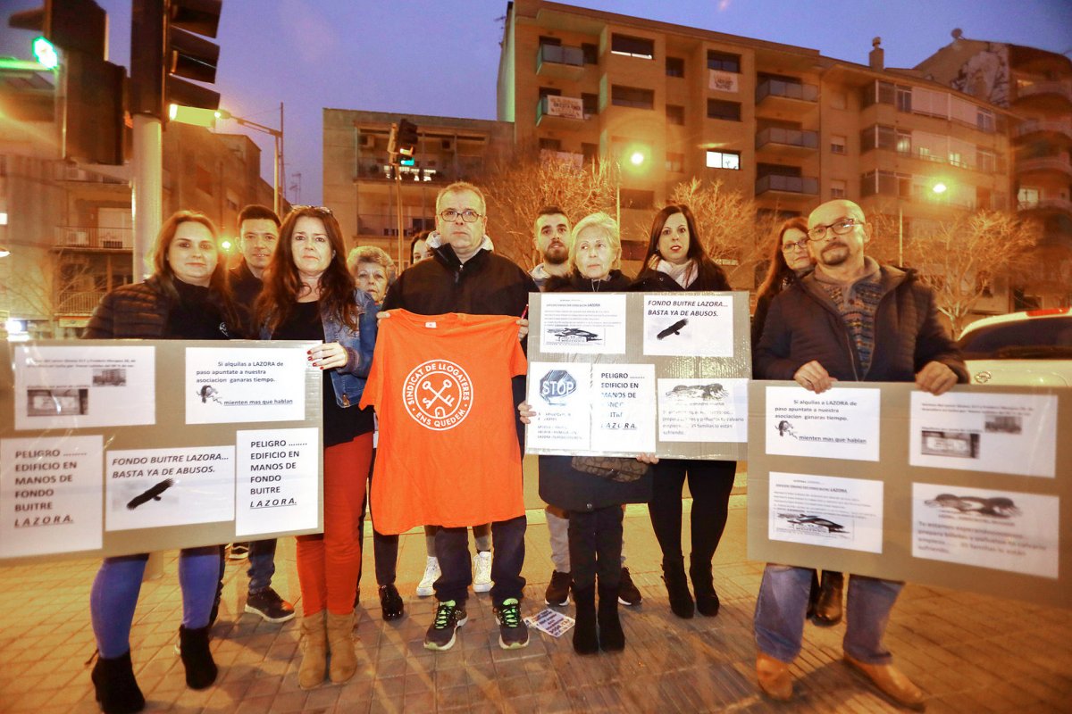 Llogaters dels pisos del carrer Girona es manifestaven al febrer del 2020