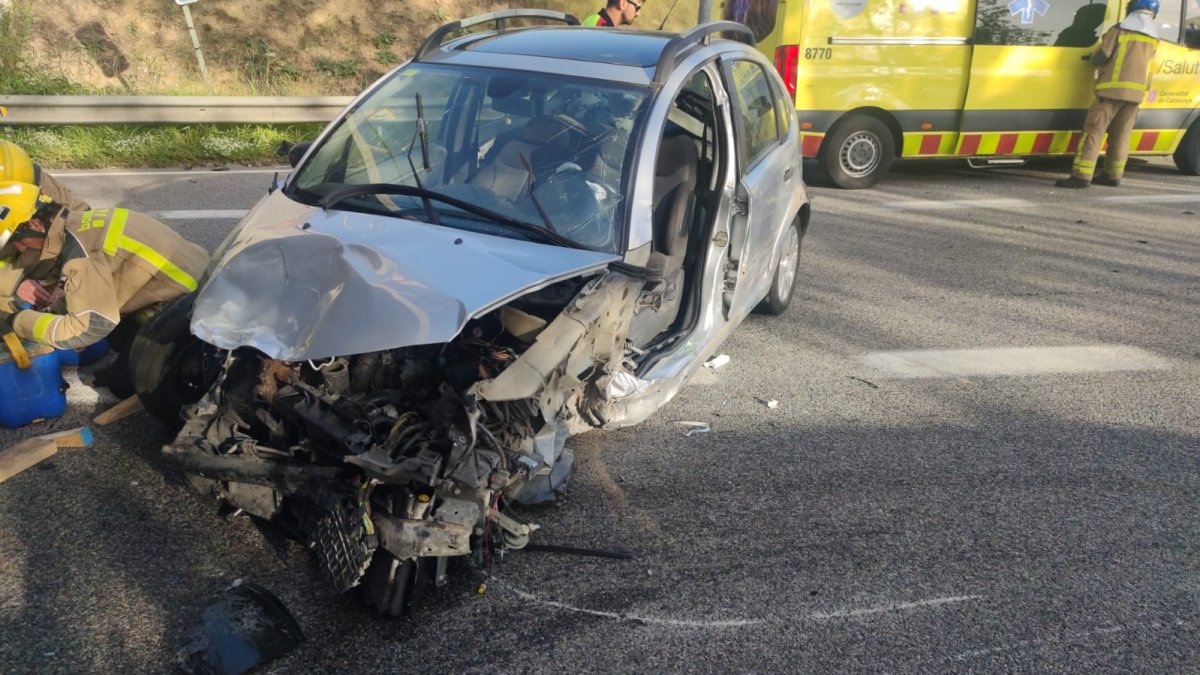 Un dels vehicles implicats en el xoc a la carretera del Masnou