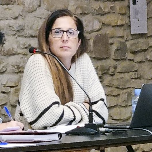 Núria Busquets, que ha estat regidora d'Educació , Cultura i Comerç, va aprofitar el ple per acomiadar-se