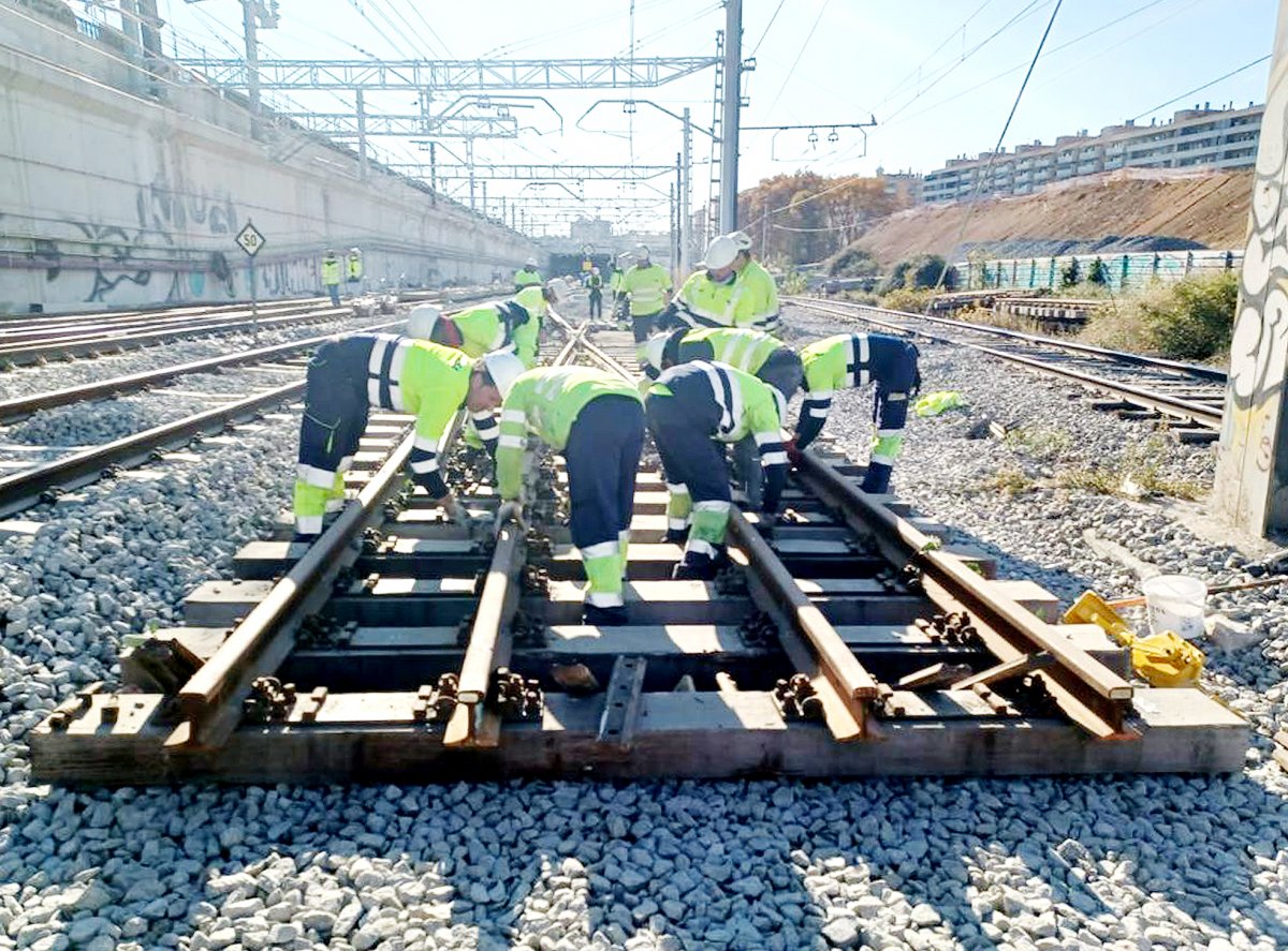 Treballs de connexió del nou traçat ferroviari amb l'existent a la zona del nus de la Trinitat