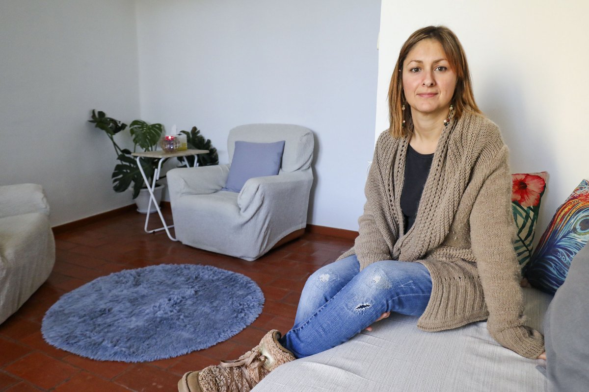 Montse Vila, a la seva consulta a Seva, és experta en dol, gestió emocional i trauma