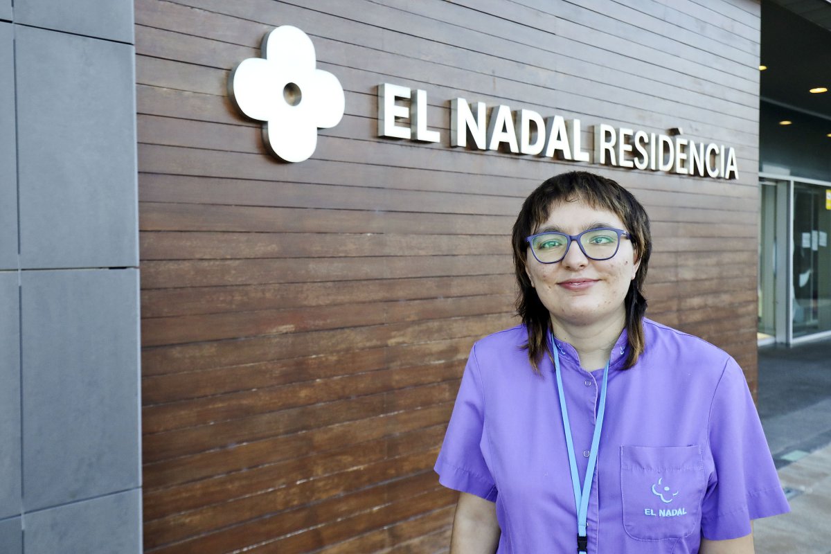 Bruna Muñoz treballa a la residència El Nadal. En el dia mundial de les persones amb discapacitat intel·lectual el col·lectiu reclama més oportunitats per accedir a l'empresa ordinària.