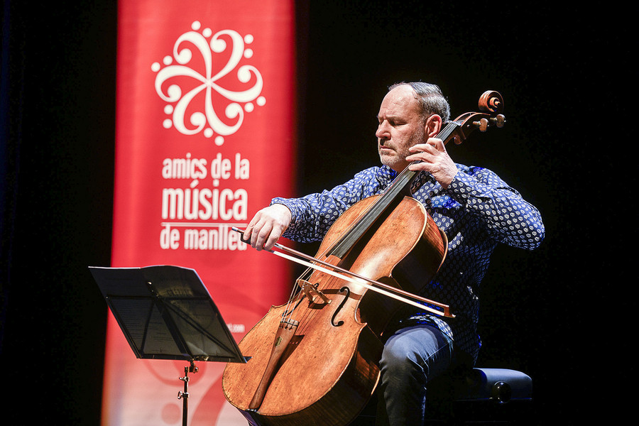 Gary Hoffman, aquest diumenge a la tarda en un moment del concert que va oferir al Teatre Municipal de Manlleu